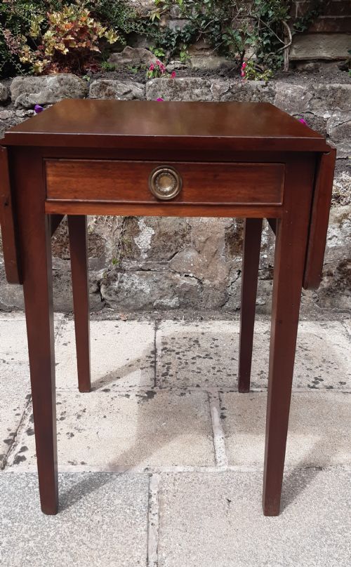 GEORGIAN MAHOGANY SMALL SIDE TABLE - ADDITIONAL PHOTO 3