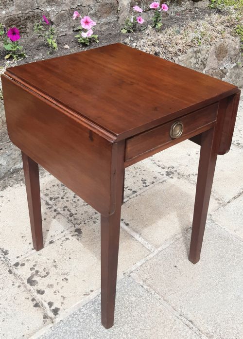 GEORGIAN MAHOGANY SMALL SIDE TABLE - ADDITIONAL PHOTO 4
