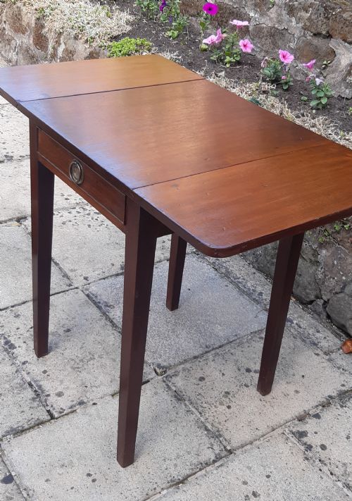 GEORGIAN MAHOGANY SMALL SIDE TABLE - ADDITIONAL PHOTO 6