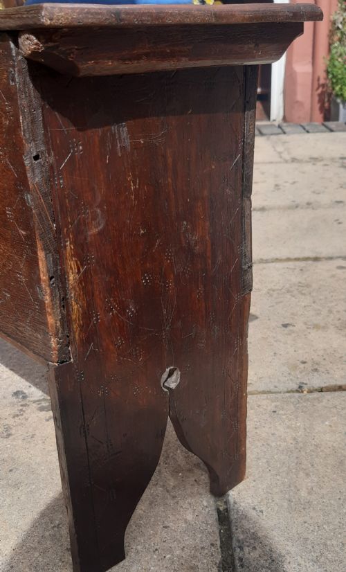 VERY SMALL OAK SWORD CHEST COFFER - ADDITIONAL PHOTO 10