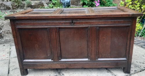 oak coffer - CATEGORY: ANTIQUE CHESTS - DATED 18TH CENTURY