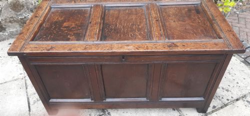 OAK COFFER - ADDITIONAL PHOTO 1