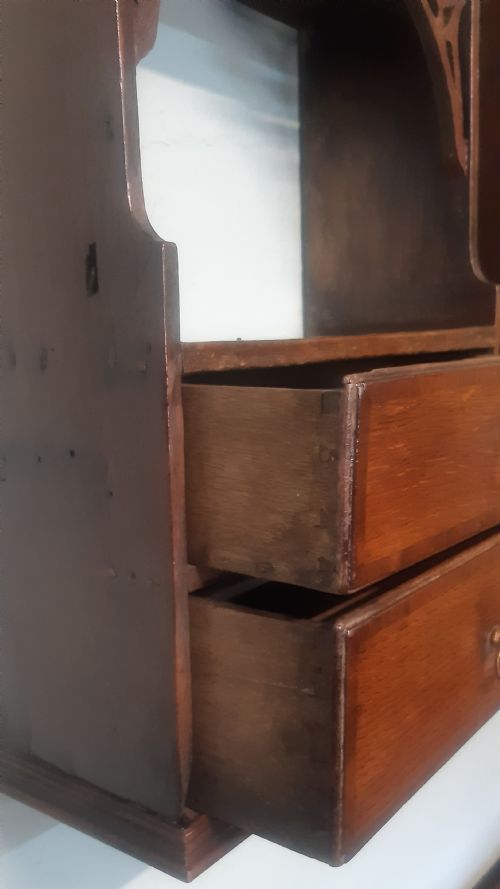 A RARE PAIR OF HANGING SHELVES - ADDITIONAL PHOTO 4