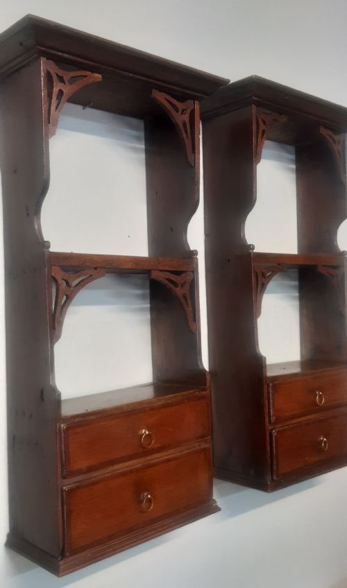 A RARE PAIR OF HANGING SHELVES - ADDITIONAL PHOTO 6