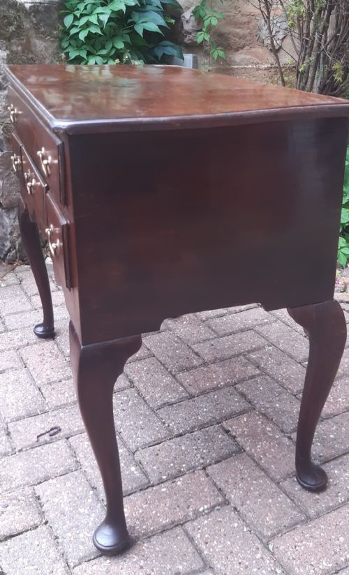 EARLY GEORGIAN MAHOGANY LOWBOY - ADDITIONAL PHOTO 5