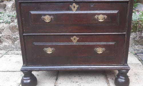 17TH CENTURY OAK CHEST OF DRAWERS - ADDITIONAL PHOTO 4