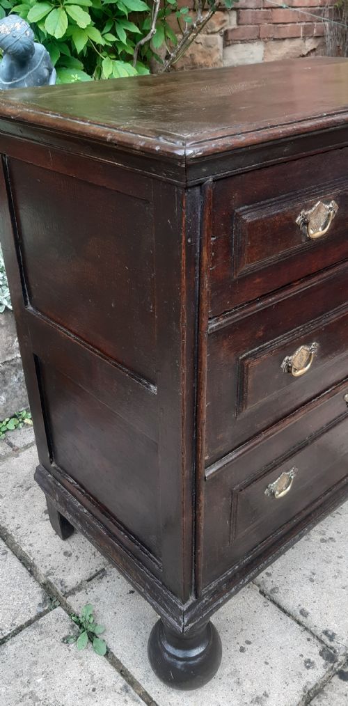 17TH CENTURY OAK CHEST OF DRAWERS - ADDITIONAL PHOTO 7