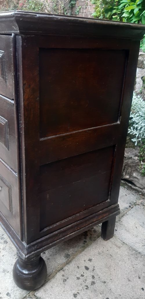 17TH CENTURY OAK CHEST OF DRAWERS - ADDITIONAL PHOTO 8