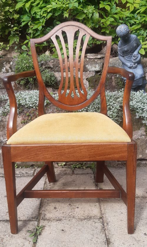 MAHOGANY GEORGIAN CARVER ELBOW HEPPLEWHITE CHAIR - ADDITIONAL PHOTO 1