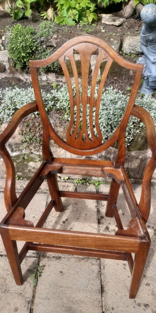 MAHOGANY GEORGIAN CARVER ELBOW HEPPLEWHITE CHAIR - ADDITIONAL PHOTO 5