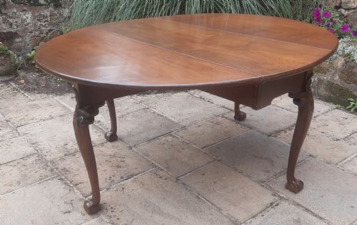 superb georgian drop leaf table - CATEGORY: ANTIQUE TABLES - DATED 18TH CENTURY