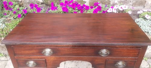GEORGIAN MAHOGANY DRESSING TABLE - ADDITIONAL PHOTO 2