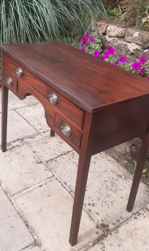 GEORGIAN MAHOGANY DRESSING TABLE - ADDITIONAL PHOTO 4