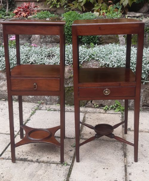 2 bedside tables georgian mahogany - CATEGORY: ANTIQUE CABINETS - DATED 1800