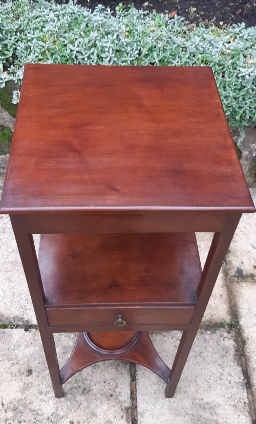SMALL MAHOGANY BEDSIDE TABLE - ADDITIONAL PHOTO 2