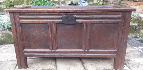 OAK COFFER - ADDITIONAL PHOTO 1