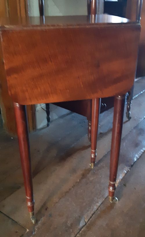 SMALL LAMP PEMBROKE TABLE - ADDITIONAL PHOTO 4