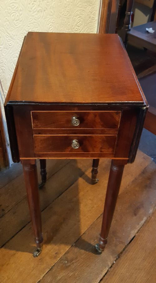 SMALL LAMP PEMBROKE TABLE - ADDITIONAL PHOTO 8