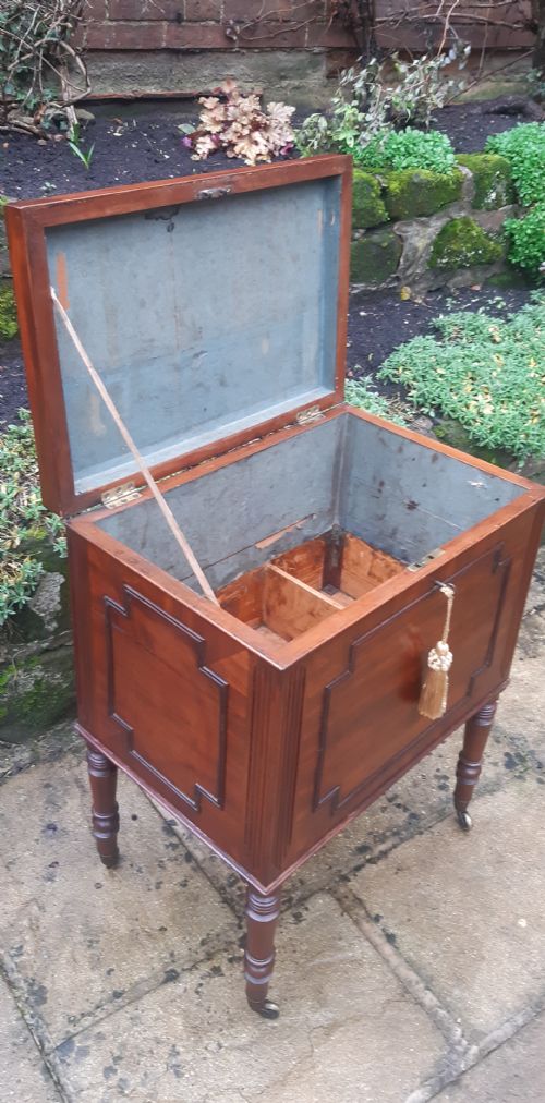 A RARE AND BEAUTIFUL WINE COOLER OR CELLARETTE - ADDITIONAL PHOTO 9