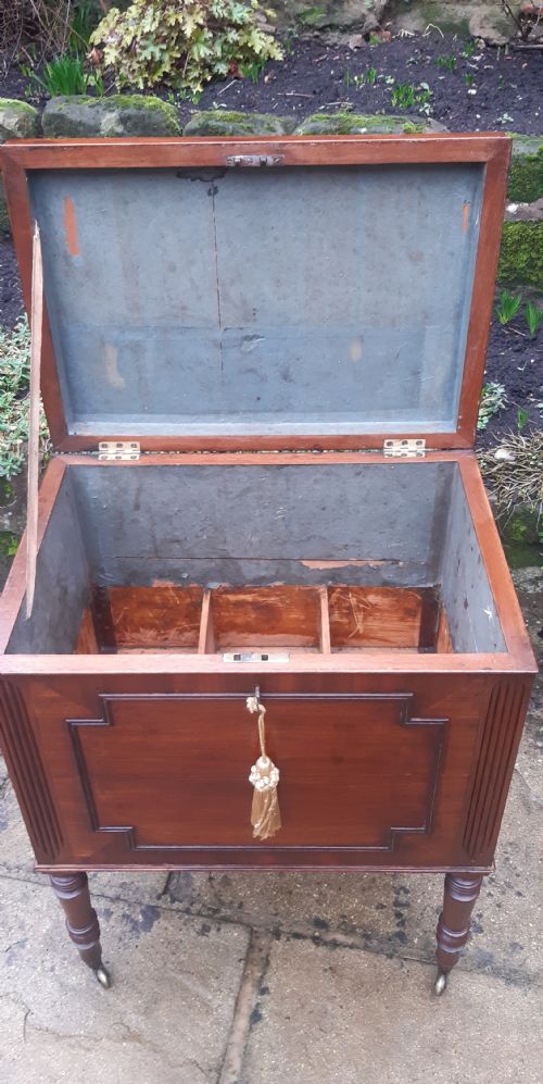 A RARE AND BEAUTIFUL WINE COOLER OR CELLARETTE - ADDITIONAL PHOTO 11