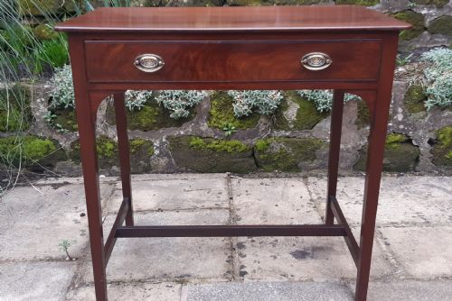 georgian mahogany side table - CATEGORY: ANTIQUE TABLES - DATED 18TH CENTURY