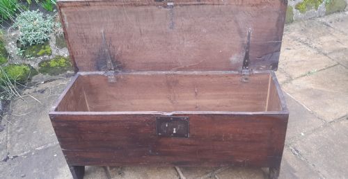 SMALL OAK SWORD CHEST COFFER 17TH CENTURY - ADDITIONAL PHOTO 7