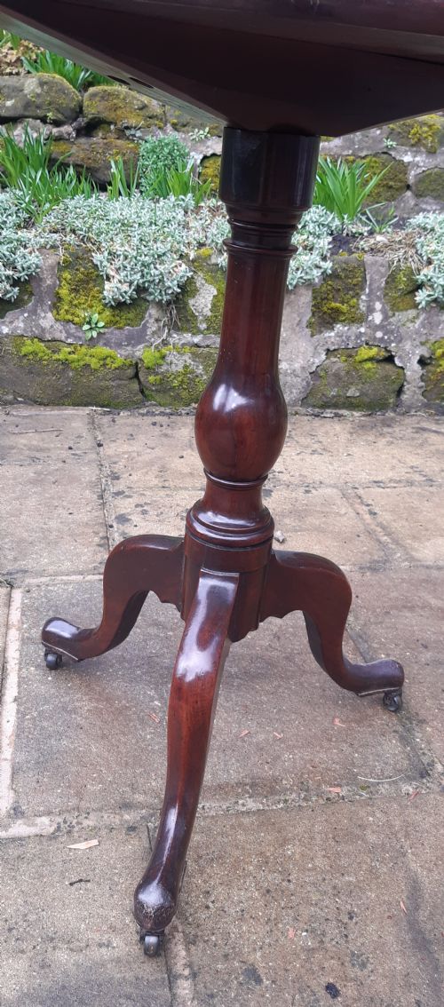 SMALL MAHOGANY TRIPOD TABLE - ADDITIONAL PHOTO 4
