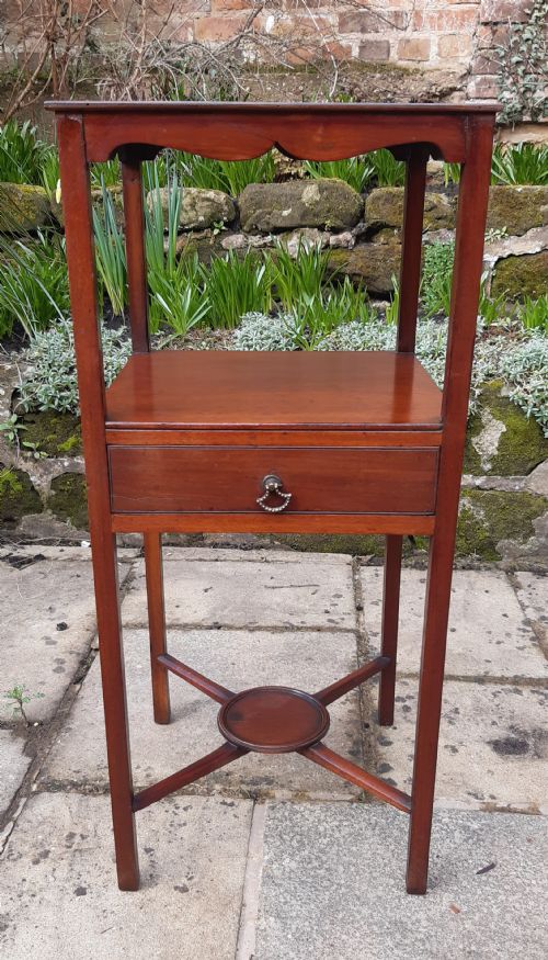 GEORGIAN BEDSIDE TABLE - ADDITIONAL PHOTO 1