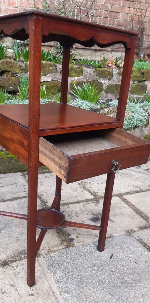 GEORGIAN BEDSIDE TABLE - ADDITIONAL PHOTO 3
