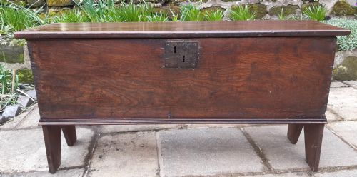 18TH CENTURY SWORD CHEST COFFER - ADDITIONAL PHOTO 1