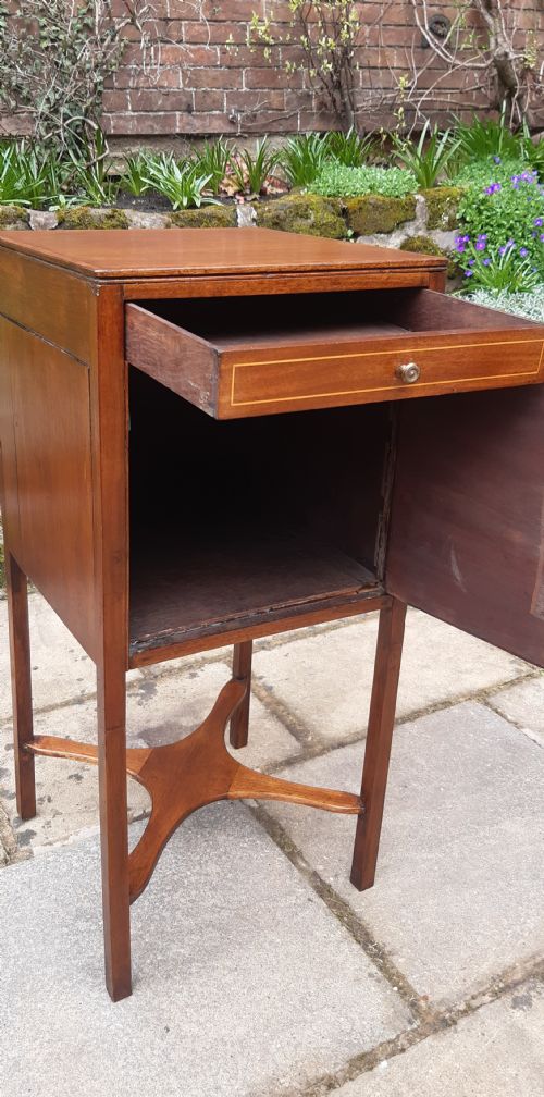BESIDE CUPBOARD TABLE MAHOGANY - ADDITIONAL PHOTO 3