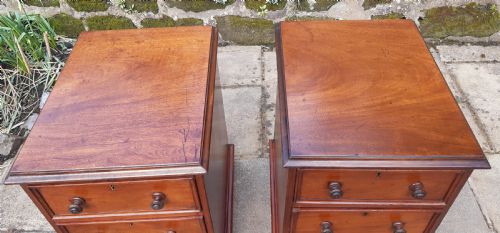 A PAIR OF BEDSIDE DRAWERS MAHOGANY - ADDITIONAL PHOTO 11