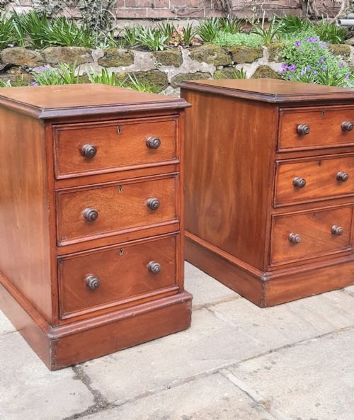 A PAIR OF BEDSIDE DRAWERS MAHOGANY - ADDITIONAL PHOTO 12