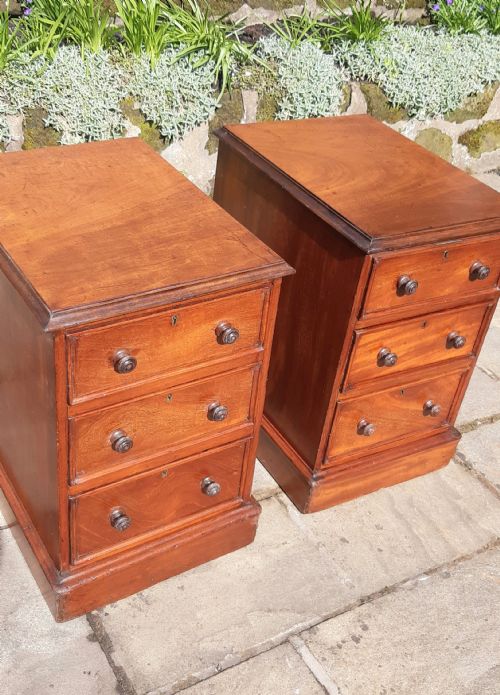 A PAIR OF BEDSIDE DRAWERS MAHOGANY - ADDITIONAL PHOTO 13