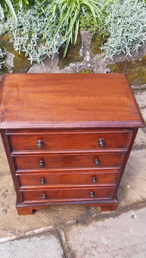 MINIATURE OR COLLECTORS MAHOGANY CHEST OF DRAWERS - ADDITIONAL PHOTO 4