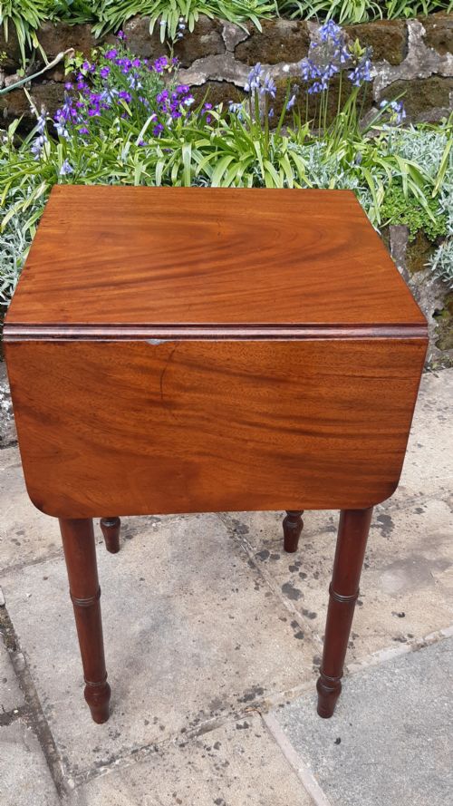 PRETTY SMALL LAMP PEMBROKE TABLE - ADDITIONAL PHOTO 3