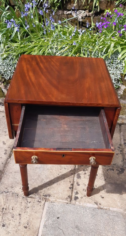 PRETTY SMALL LAMP PEMBROKE TABLE - ADDITIONAL PHOTO 6