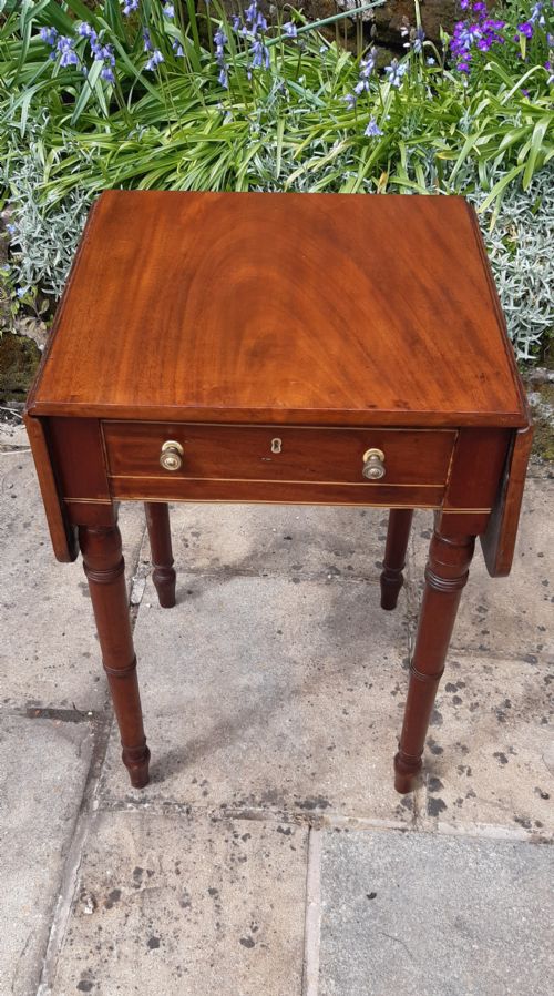 PRETTY SMALL LAMP PEMBROKE TABLE - ADDITIONAL PHOTO 7