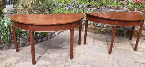 PAIR OF LARGE DEMI LUNE TABLES MAHOGANY GEORGIAN - ADDITIONAL PHOTO 2