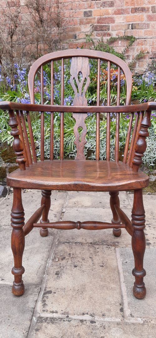 windsor armchair - CATEGORY: ANTIQUE CHAIRS - DATED 19TH CENTURY