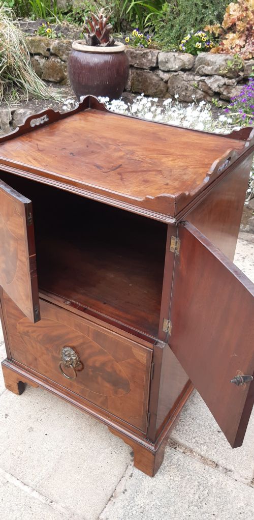 SUPERB GEORGIAN BEDSIDE CUPBOARD - ADDITIONAL PHOTO 8