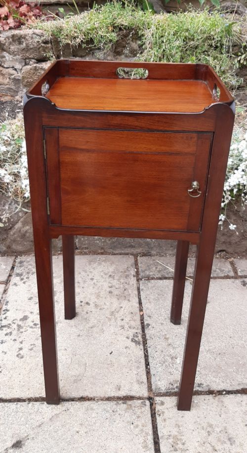 georgian mahogany bedside pot cupboard - CATEGORY: ANTIQUE CUPBOARDS - DATED 18TH CENTURY