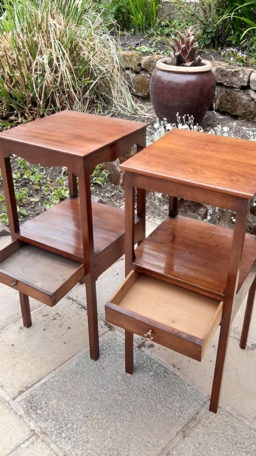A PAIR OF MATCHED GEORGIAN BEDSIDE TABLES - ADDITIONAL PHOTO 2