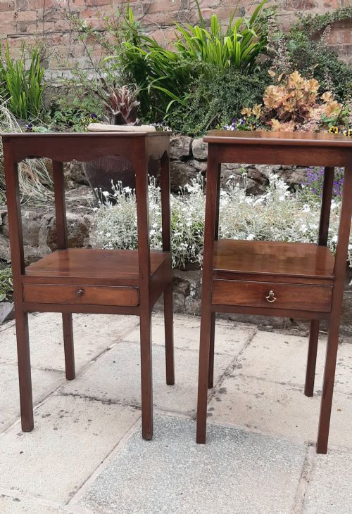 A PAIR OF MATCHED GEORGIAN BEDSIDE TABLES - ADDITIONAL PHOTO 5
