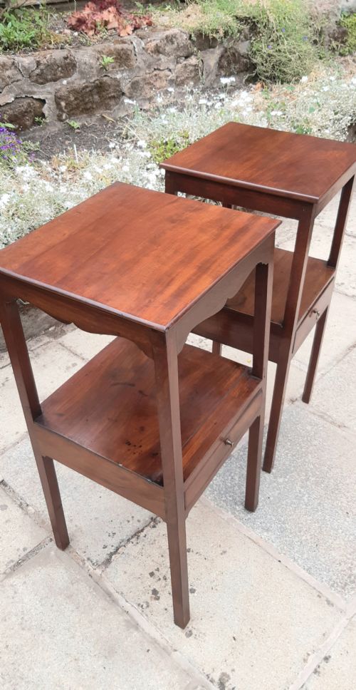 A PAIR OF MATCHED GEORGIAN BEDSIDE TABLES - ADDITIONAL PHOTO 6