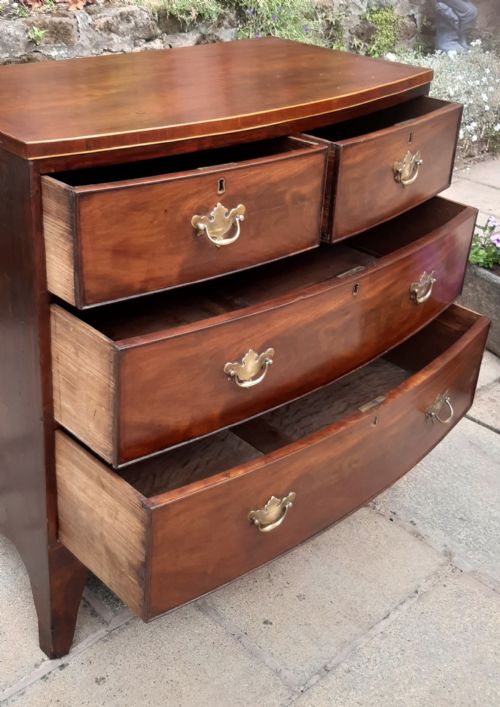 SMALL BOW FRONTED CHEST OF DRAWERS - ADDITIONAL PHOTO 6