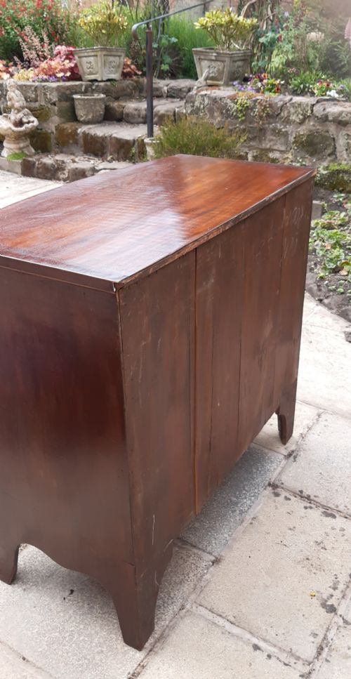 SMALL BOW FRONTED CHEST OF DRAWERS - ADDITIONAL PHOTO 11