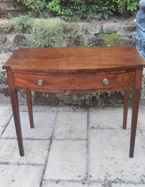 georgian bow fronted side table mahogany - CATEGORY: ANTIQUE TABLES - DATED 1800