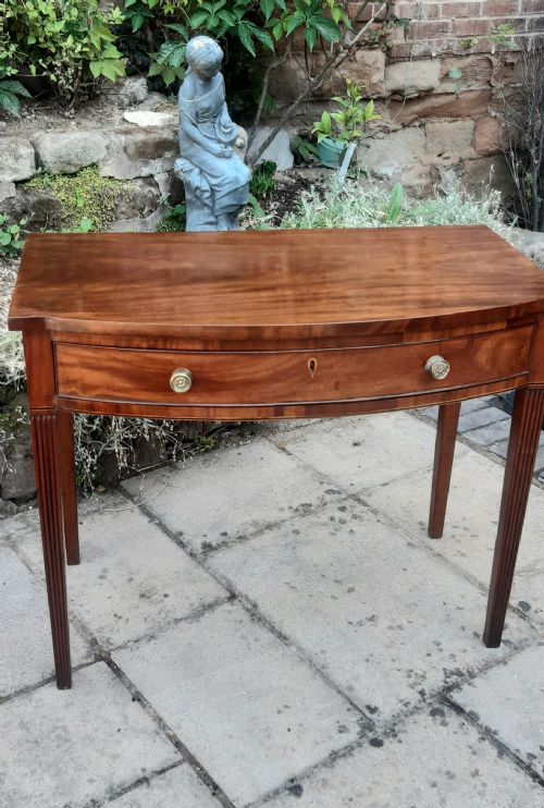 GEORGIAN BOW FRONTED SIDE TABLE MAHOGANY - ADDITIONAL PHOTO 2
