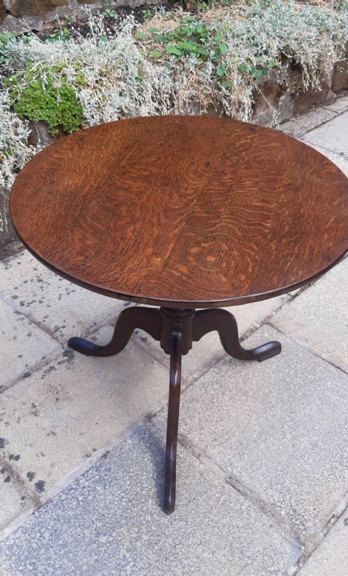 GEORGIAN OAK TRIPOD COFFEE TABLE - ADDITIONAL PHOTO 3